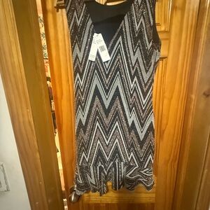Sandra Darren Black and Gold Chevron Dress